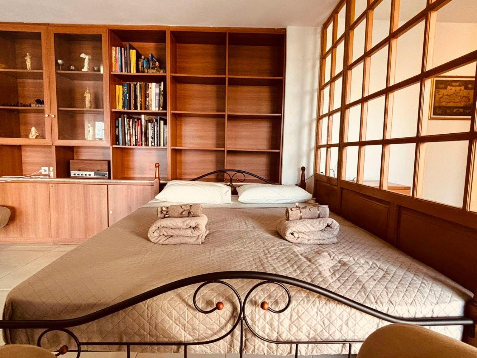 Bibliotheque Vintage Studio & Easy Garden Heraklion  Ngoại thất bức ảnh
